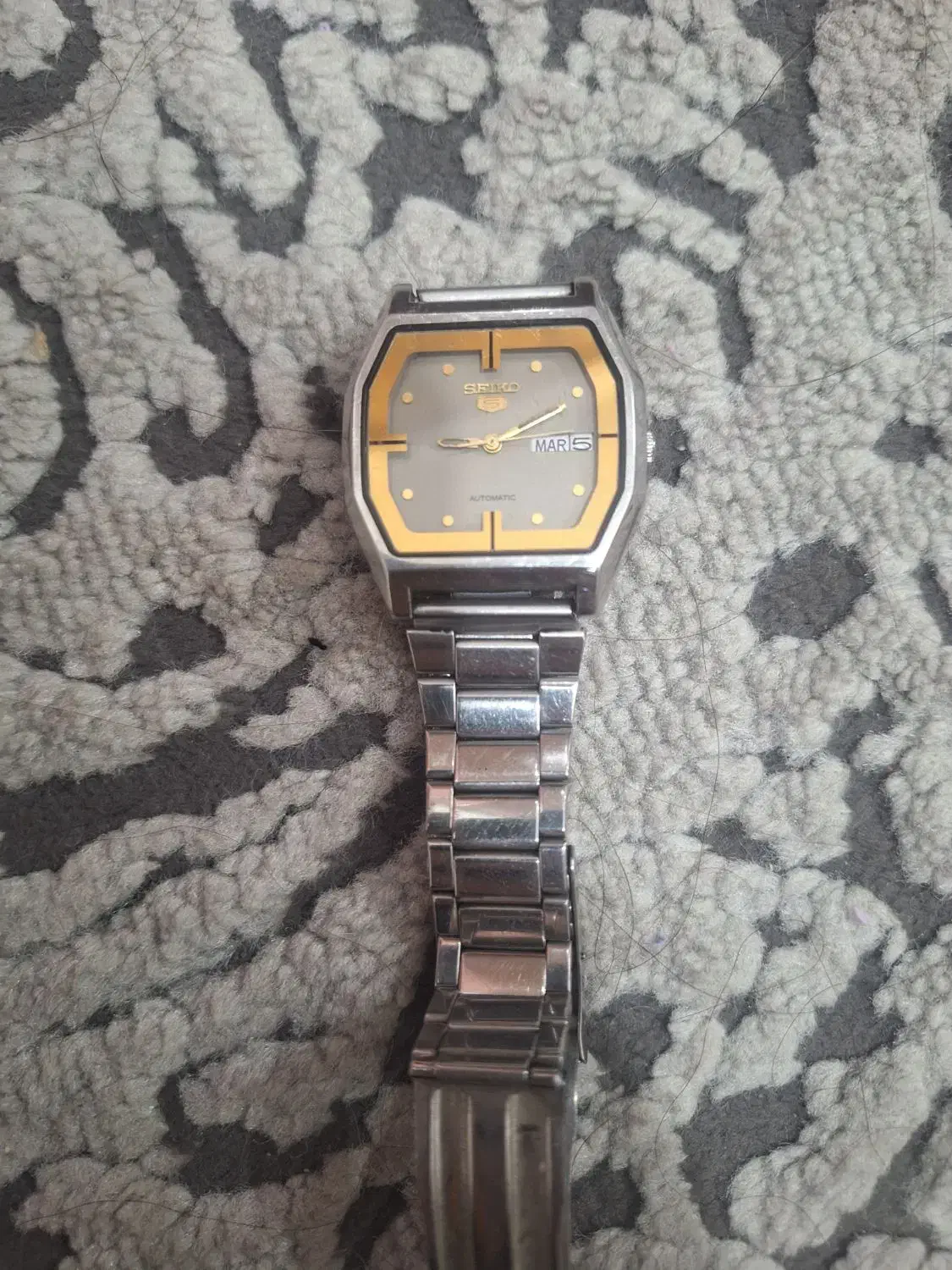 ساعت سیکو پنج|ساعت|یزد, |دیوار