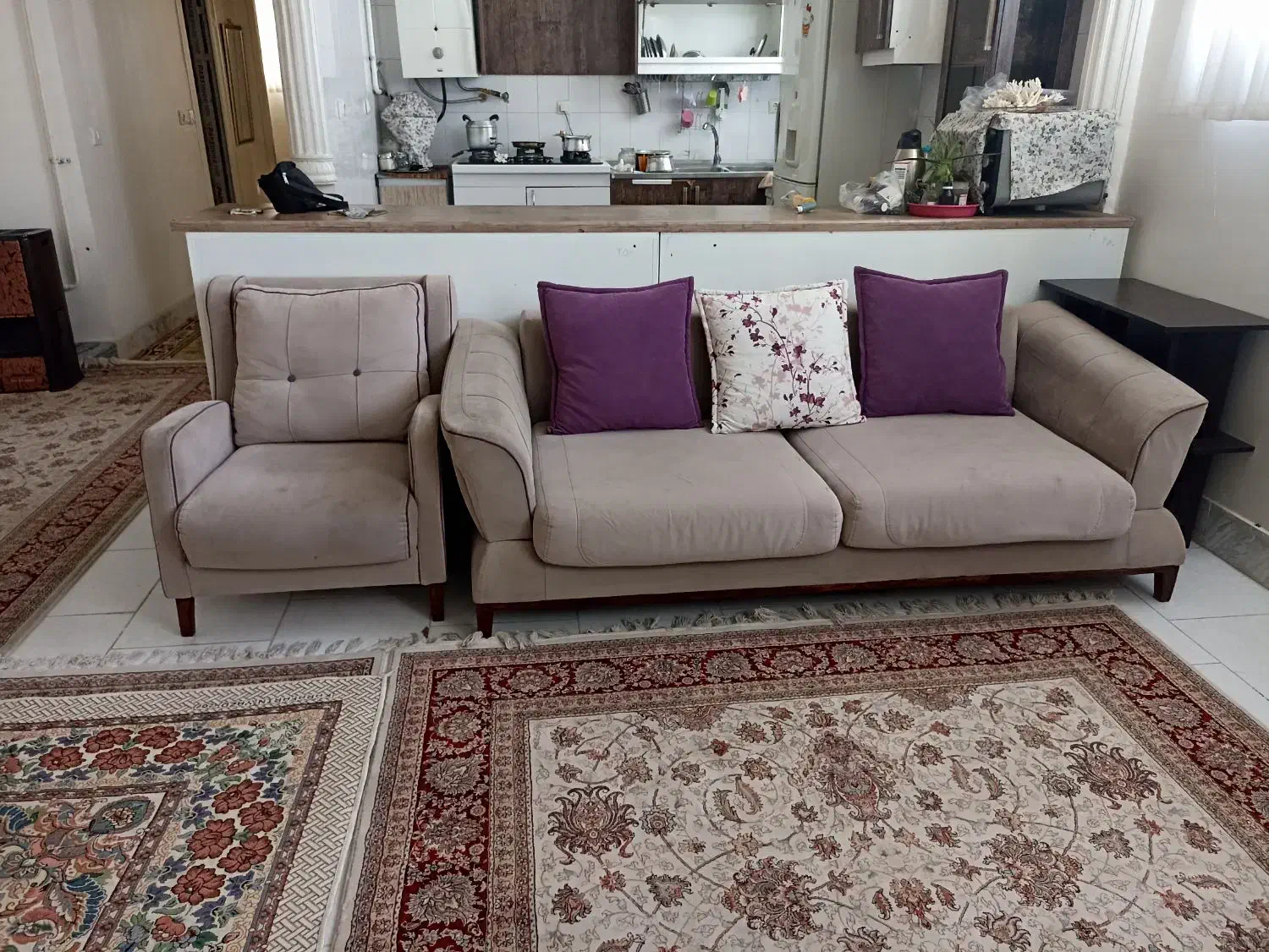 مبل راحتی ۷نفره سالم|مبلمان خانگی و میز عسلی|فولادشهر, B7|دیوار