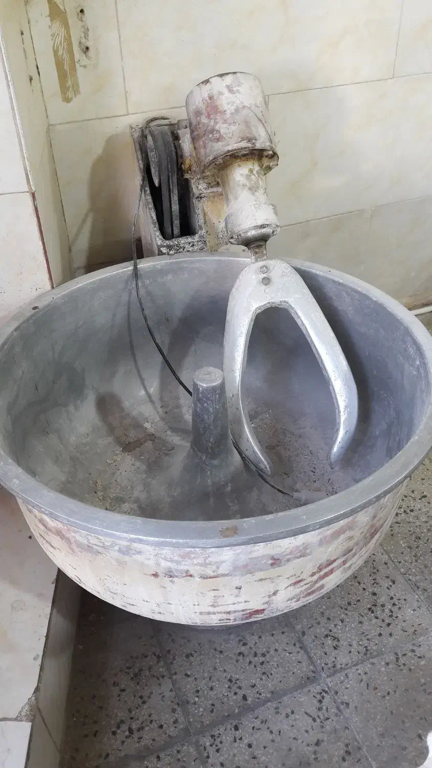 خمیر گیر ۸۰کیلویی دیگ سالم دینام الگو بدون سوراخی|فروشگاه و مغازه|شازند, |دیوار