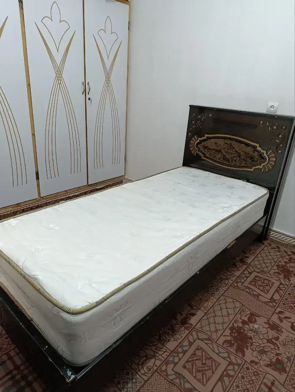 تخت تک نفره با تشک|تشک تختخواب|رباطکریم, نصیرشهر|دیوار