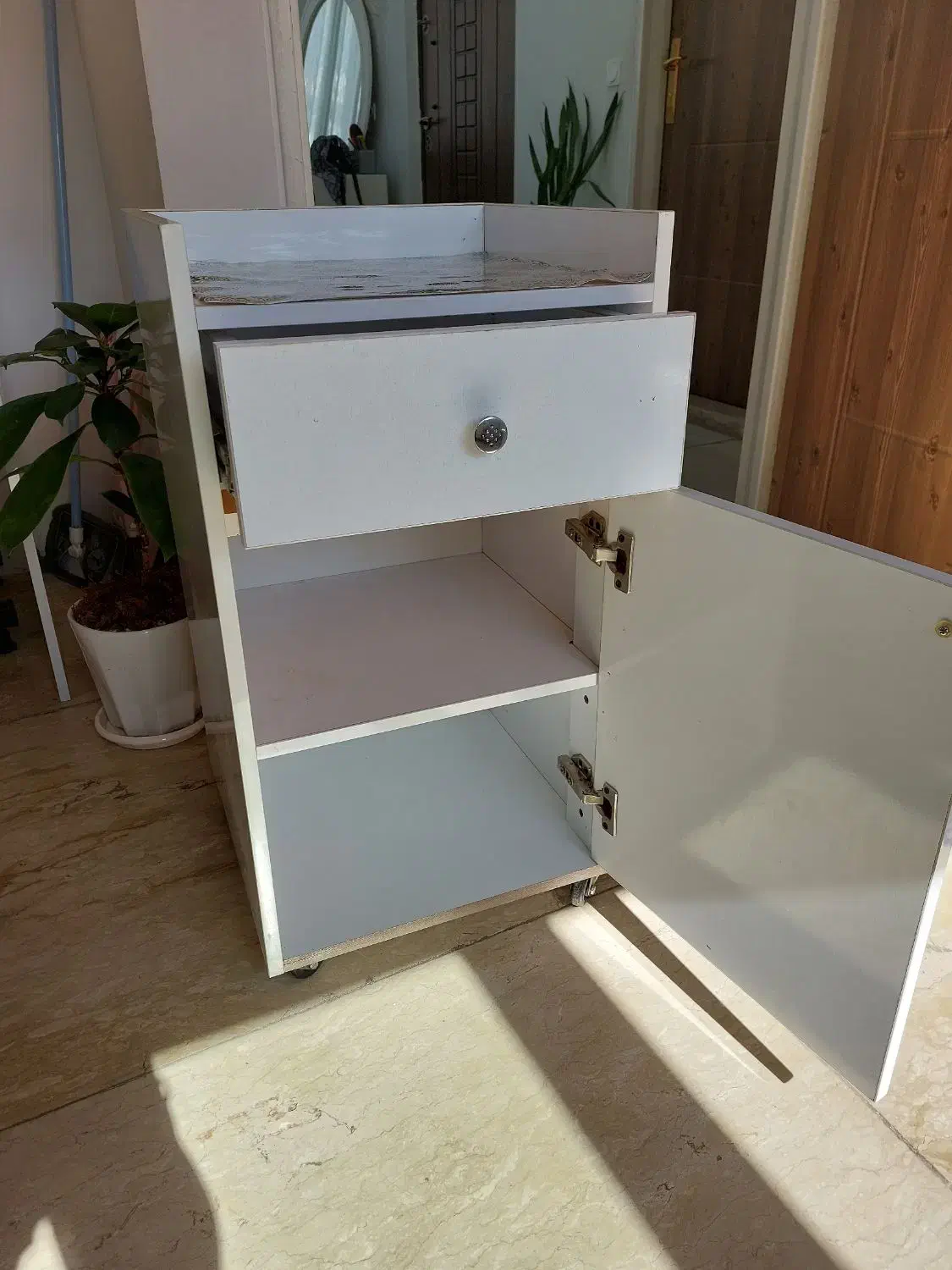 ترولی کشودار|آرایشگاه و سالنهای زیبایی|پردیس, فاز ۴|دیوار