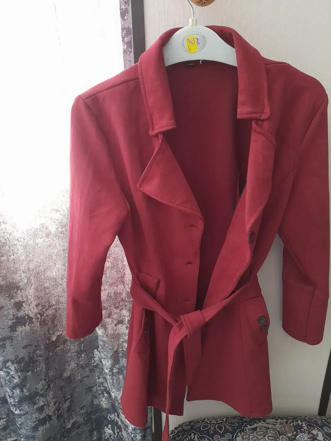 لباس زمستانه|لباس|شیراز, ریشمک|دیوار