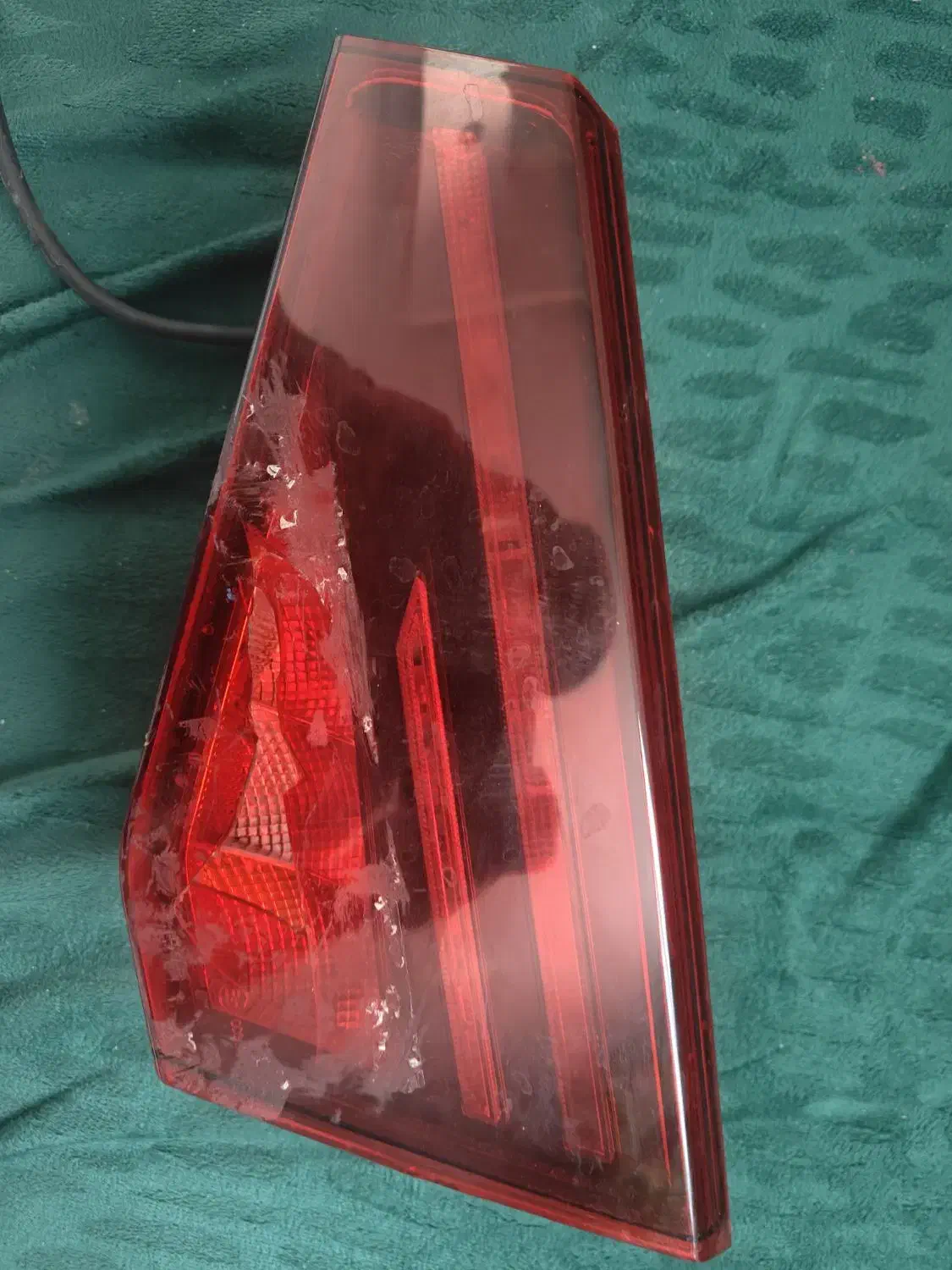 چراق عقب تارا سال وی ۴ روی درب صندوق عقب راست|قطعات یدکی و لوازم جانبی|بجنورد, |دیوار