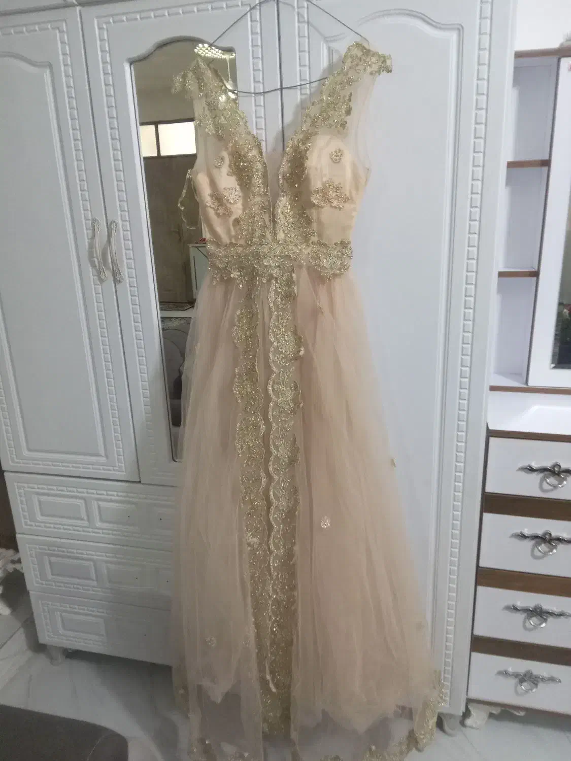 لباس مجلسی|لباس|تاکستان, |دیوار