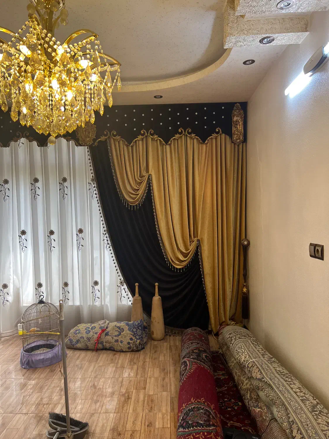 کتیبه پرده  تقریبا ۷ متر رنگ قهوه ای طلایی|پرده، رانر، رومیزی|شاهین‌شهر, فردوسی|دیوار
