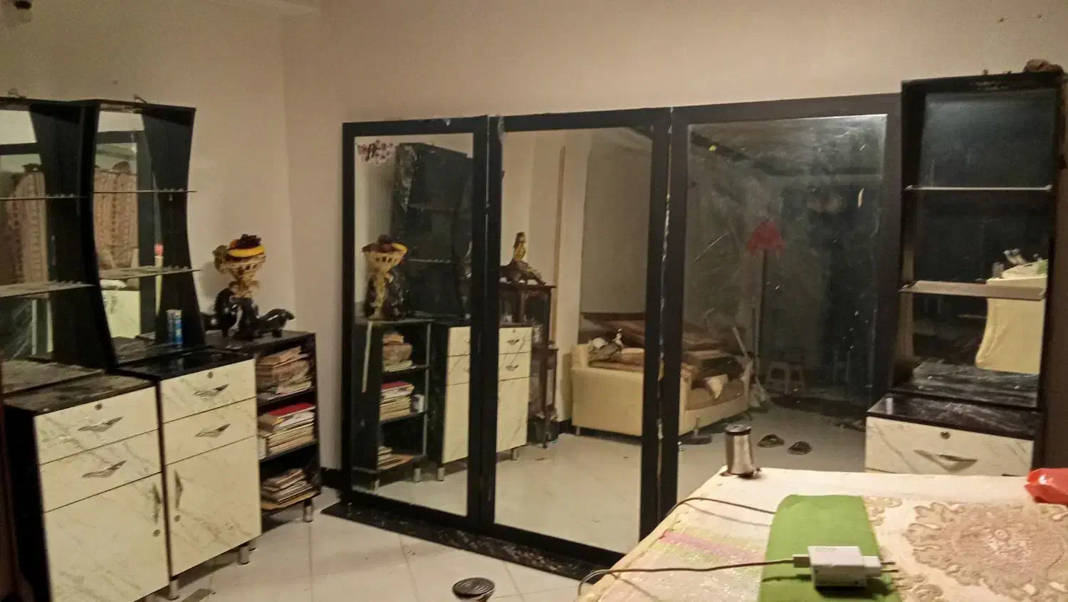 کمد و آینه / سرویس آرایشگاه|آرایشگاه و سالن‌های زیبایی|ماهدشت, |دیوار