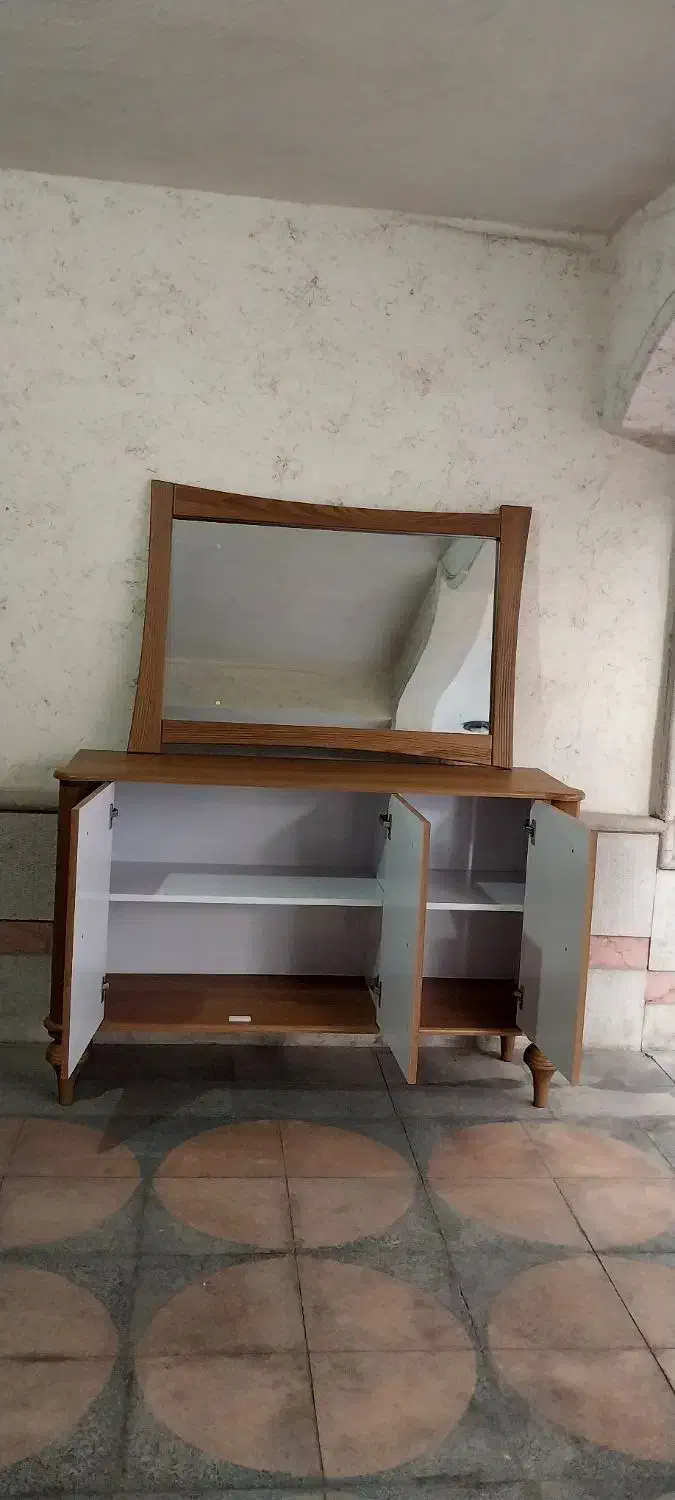 آینه کنسول شرکتی کیفت درجه یک|بوفه، ویترین، کنسول|شیراز, سینما سعدی|دیوار
