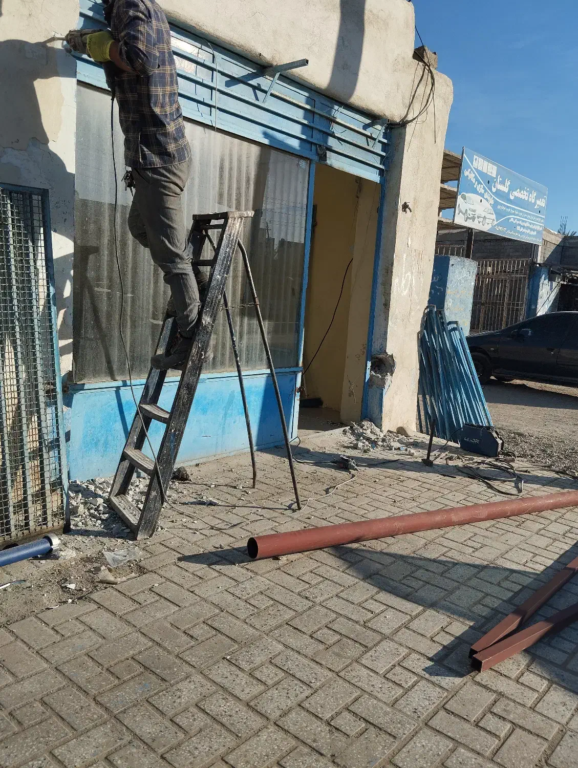 نصب و تعمیر کرکره برقی و شیشه سکوریت جک پارکینگی|خدمات پیشه و مهارت|چابهار, |دیوار