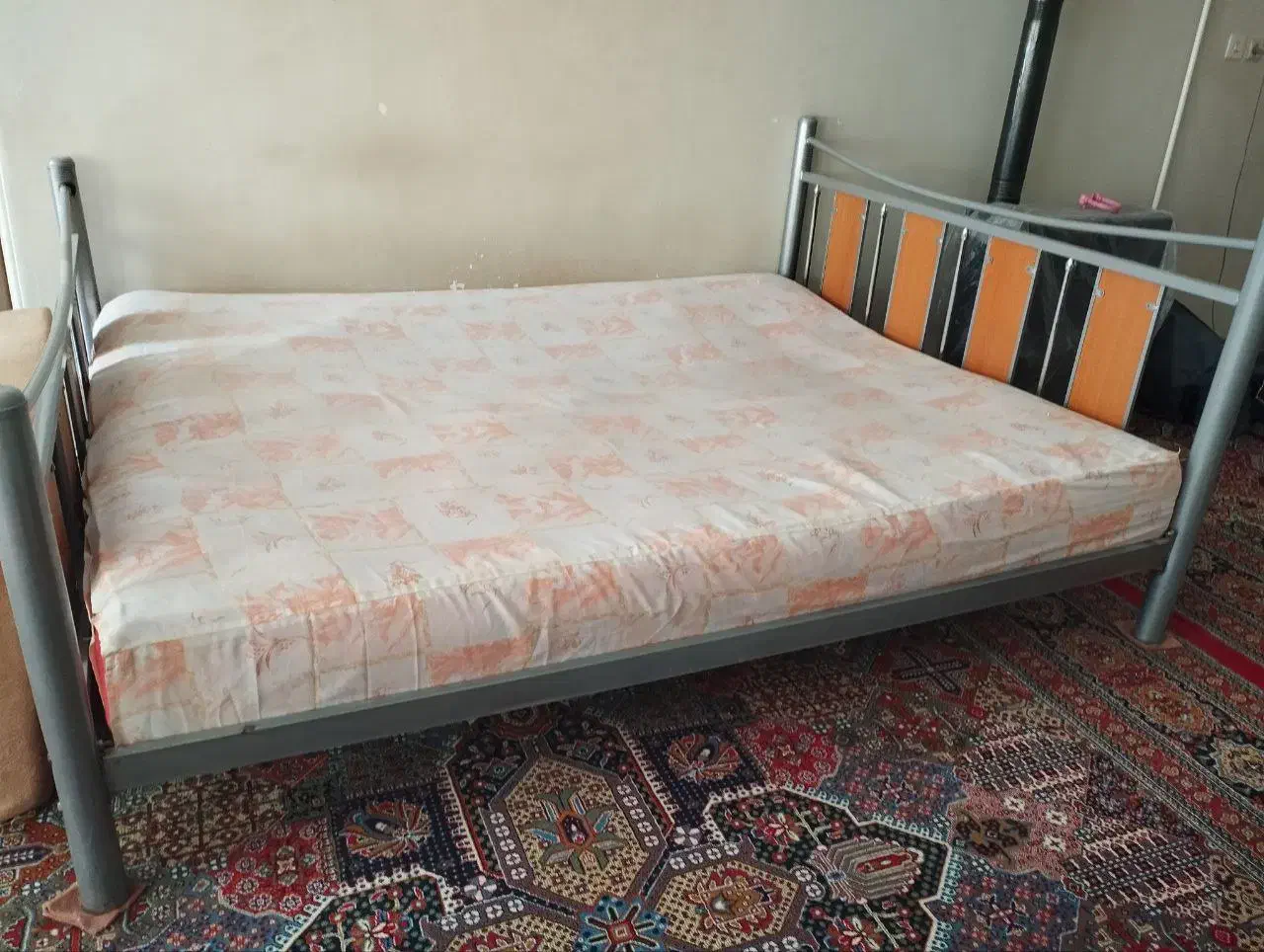 تخت خواب فلزی دو نفره|تخت و سرویس خواب|ایوان, |دیوار