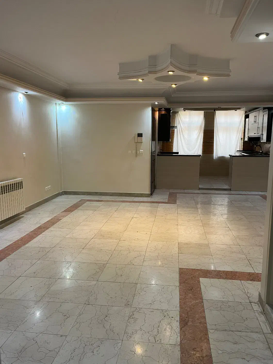 ۷۵ متر/حیلط خلوت/پارکینگ/پیروزی خ زینتی افخم