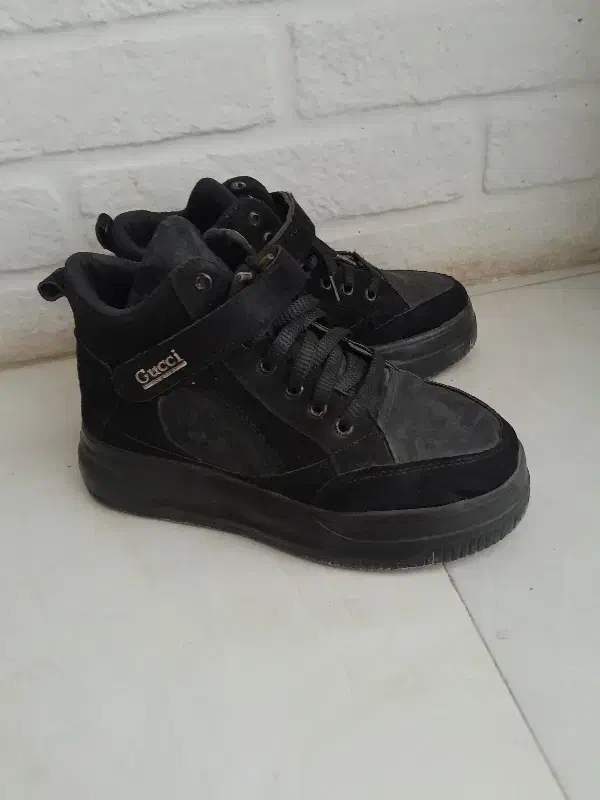 کفش|کیف، کفش، کمربند|گنبد کاووس, |دیوار