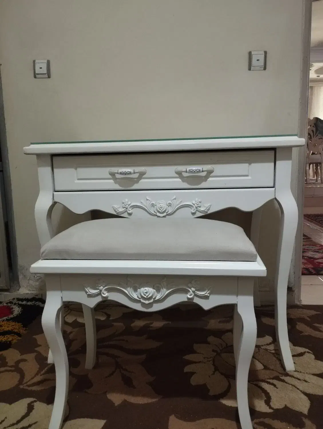 میز تحریر.. میز کار ..میز آرایش همه کاره|میز تحریر و کامپیوتر|ماهدشت, |دیوار