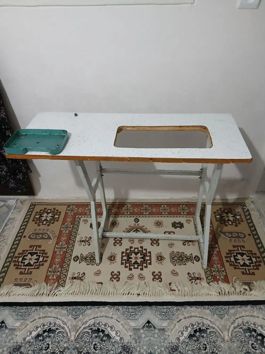 چرخ پروانه سه نخه و میز|چرخ خیاطی و ریسندگی|تهران, مسعودیه|دیوار