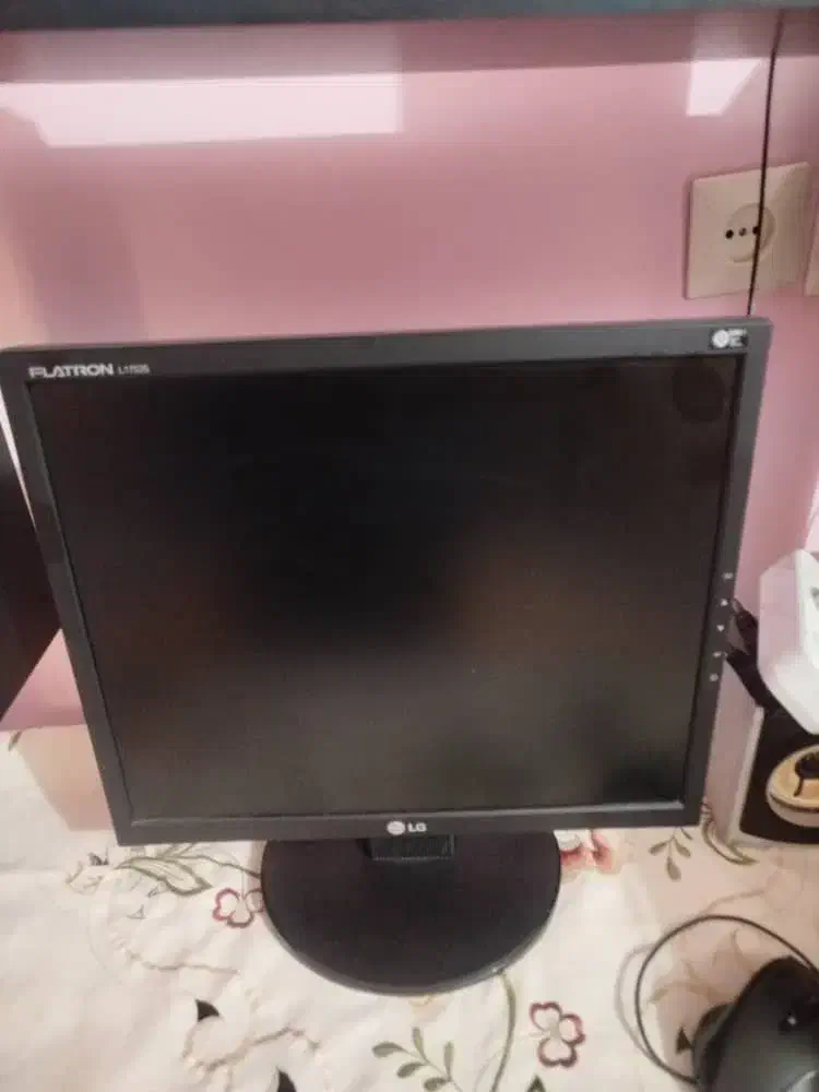 پیسی کامل(مانیتور و کیس و کیبورد و اسپیکر)|رایانه رومیزی|اهواز, کوی باهنر|دیوار