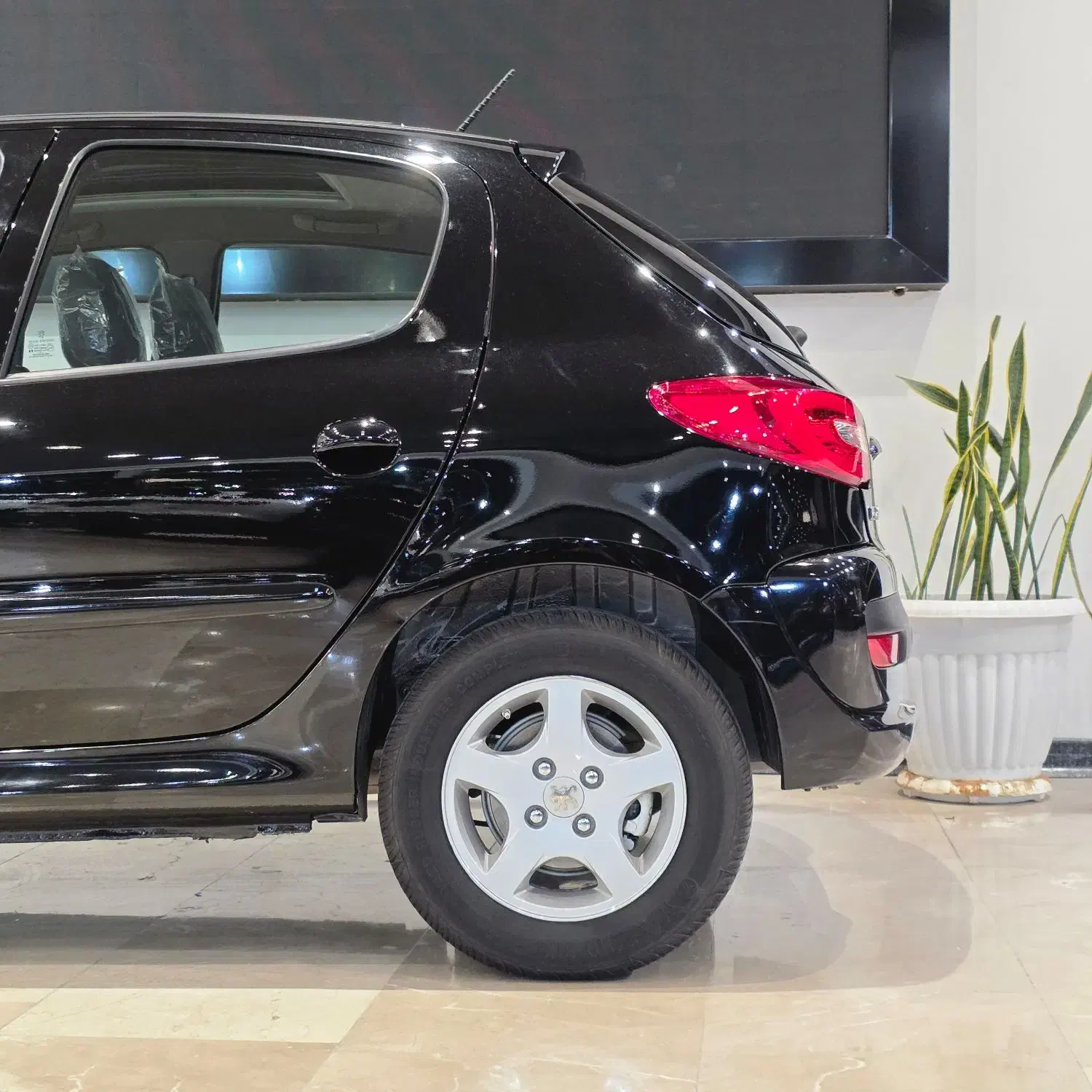 207 مدل 1403 سقف شیشه|خودرو سواری و وانت|یزد, |دیوار