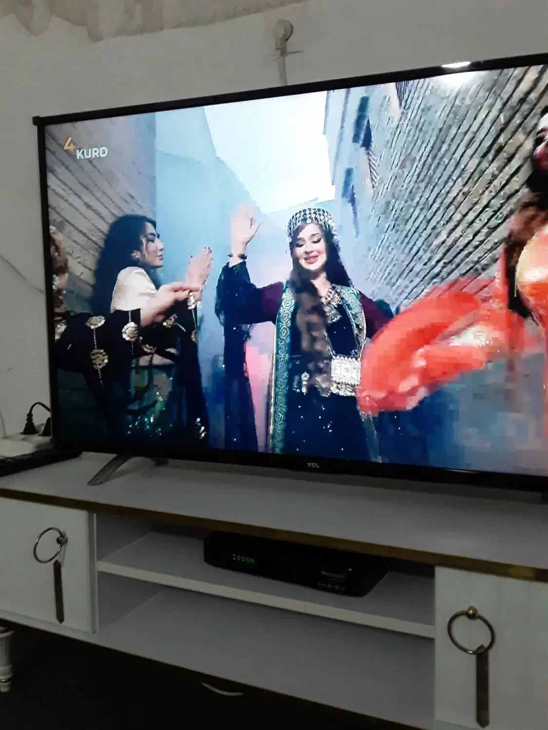 تلویزیون تی سی ال|تلویزیون و پروژکتور|سنندج, |دیوار
