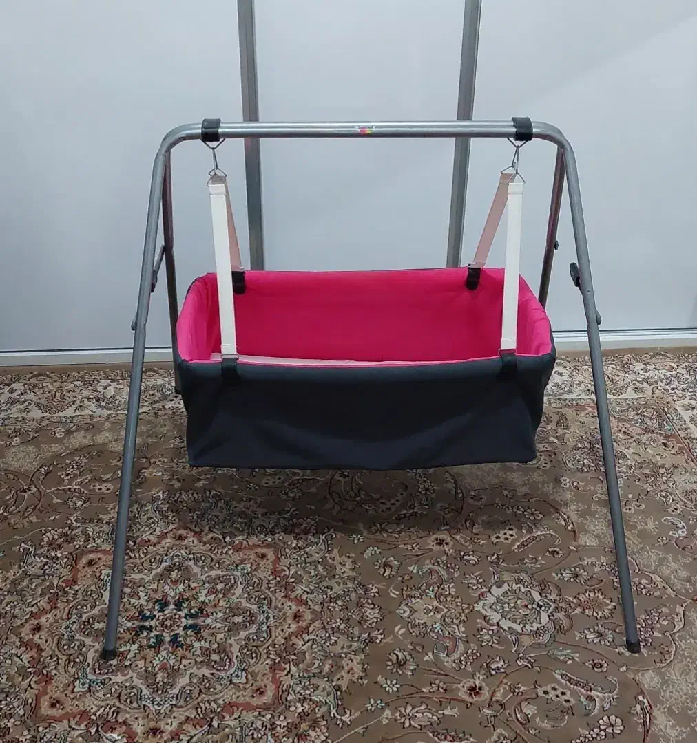 گهواره نوزادی همراه پشه بند|تخت و صندلی بچه|اسلامآباد غرب, |دیوار