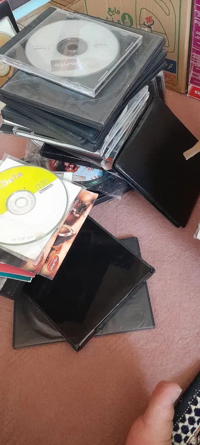 تعدادی DVD همگی فیلم های شادا ایرانی و خارجی|فیلم و موسیقی|ملایر, |دیوار