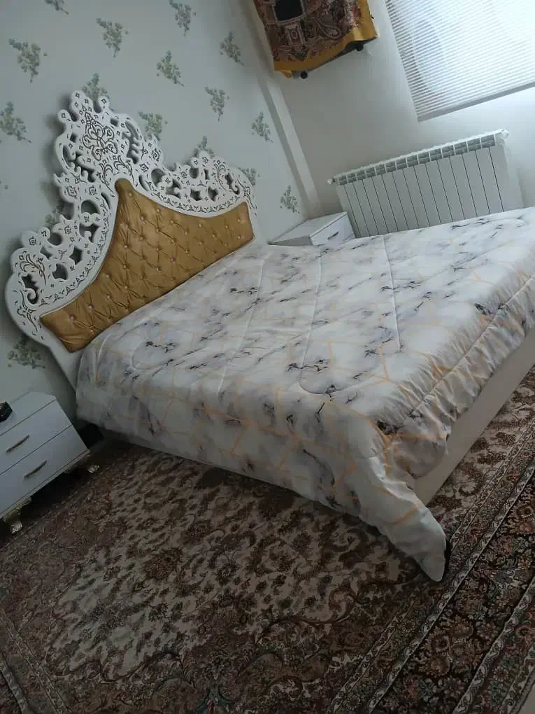تخت خواب  به همراه تشک  کاملا سالم|تخت و سرویس خواب|دماوند, گیلاوند|دیوار