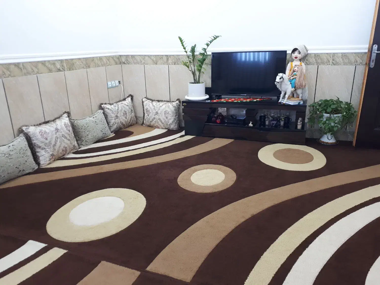 فروش گلیم فرش با میز تلویزیون|گلیم، جاجیم، گبه|بندر گناوه, |دیوار