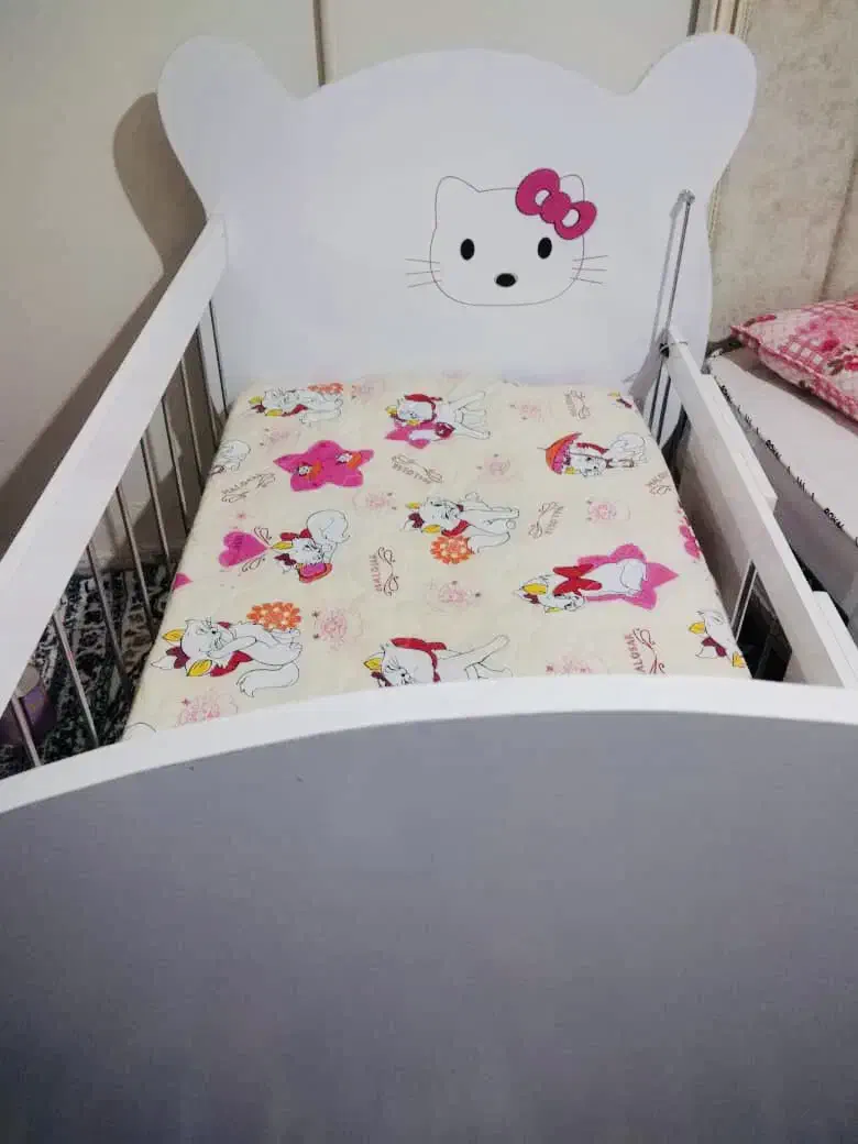 تخت کودک و نوزاد کیتی|تخت و صندلی بچه|شیراز, نصر|دیوار