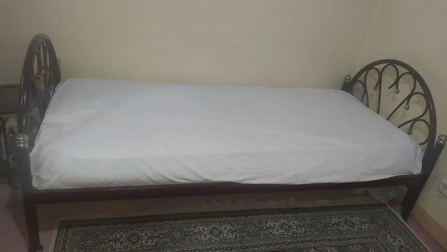 تخت خواب|تخت و سرویس خواب|فولادشهر, A4|دیوار