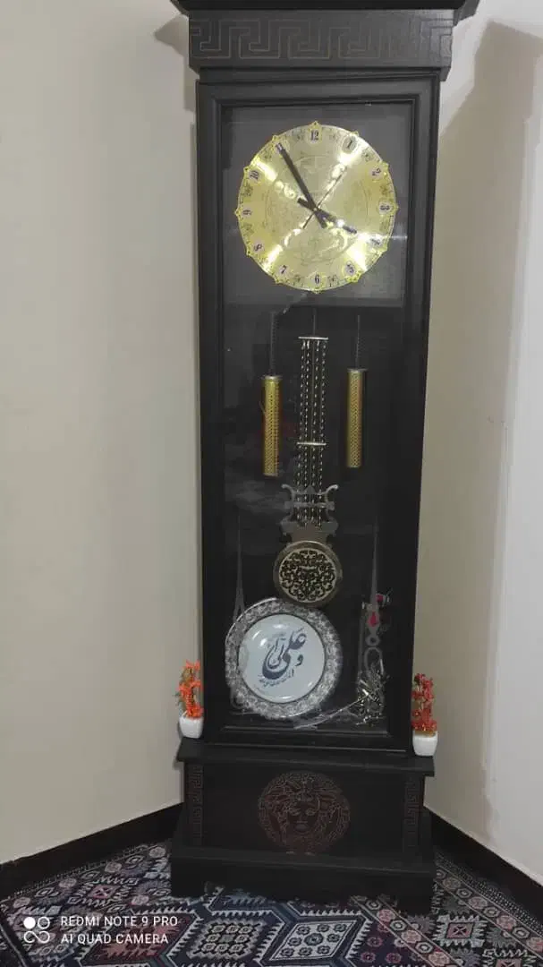 میز تلویزیون وساعت ایستاده تمیز|میز تلویزیون|بندر ماهشهر, |دیوار