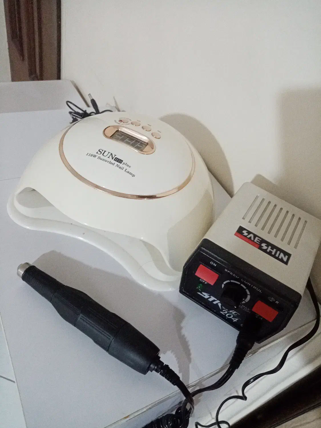 سوهان ناخن و دستگاه یووی (لوازم ناخن)|آرایشگاه و سالن‌های زیبایی|شهریار, شهرک وائین|دیوار