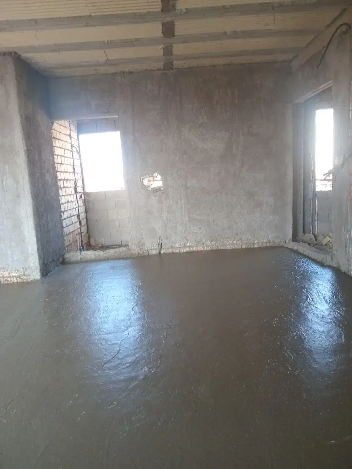 اجرای فوم بتن وشیب بندی پشت بام|خدمات پیشه و مهارت|کازرون, |دیوار