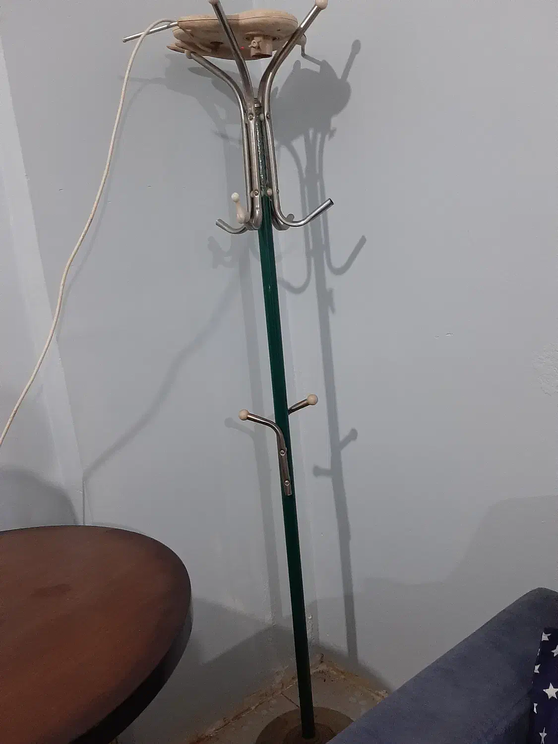 میز تلویزیون میزپذیرایی گلدان چوب لباس2میلیون|مبلمان خانگی و میز عسلی|خرمشهر, |دیوار