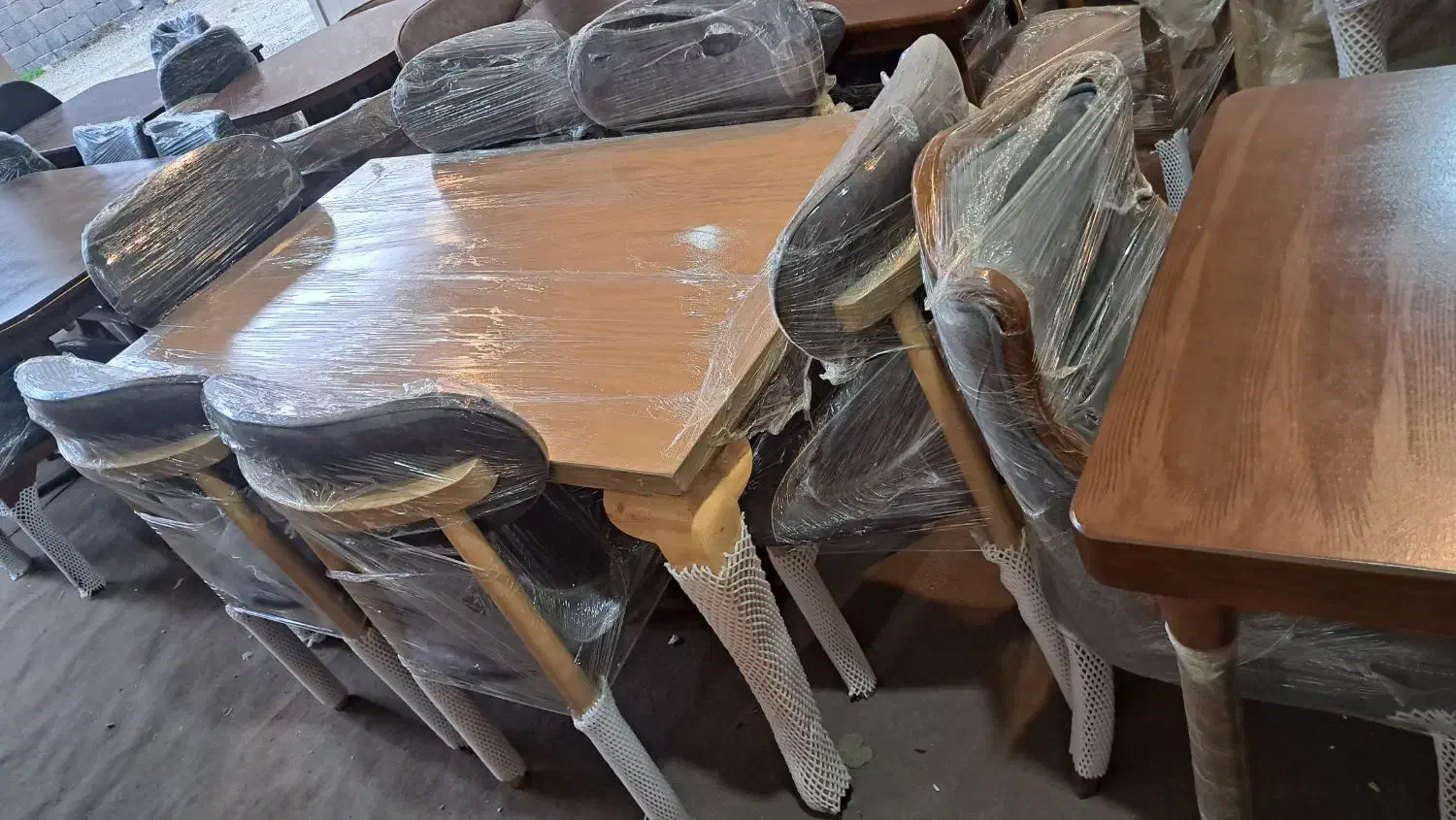 میز ۶نفره صندلی مخروطی|میز و صندلی غذاخوری|رشت, کوی حسینی|دیوار