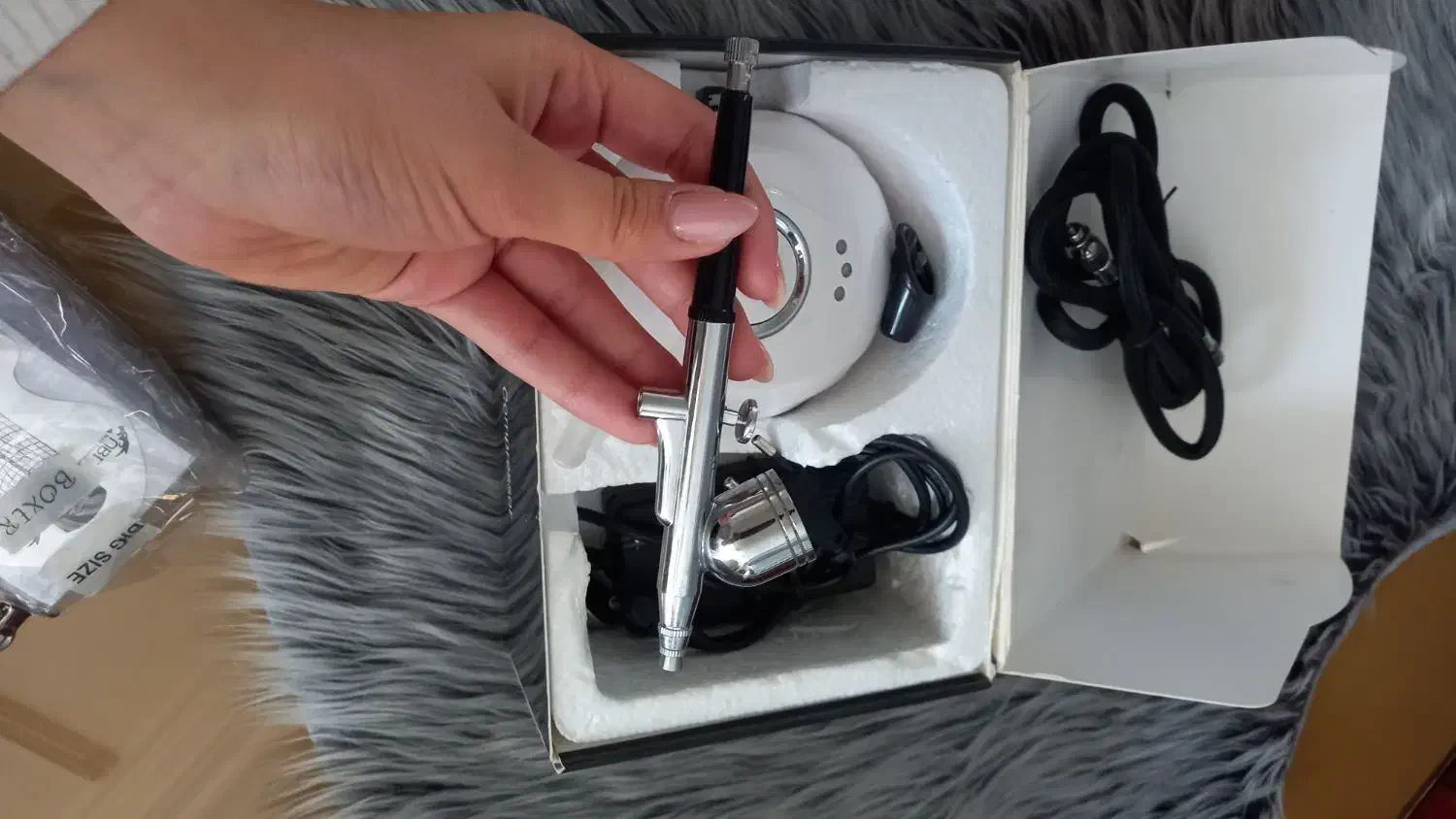 دستگاه ایربراش|آرایشگاه و سالن‌های زیبایی|الوند, |دیوار