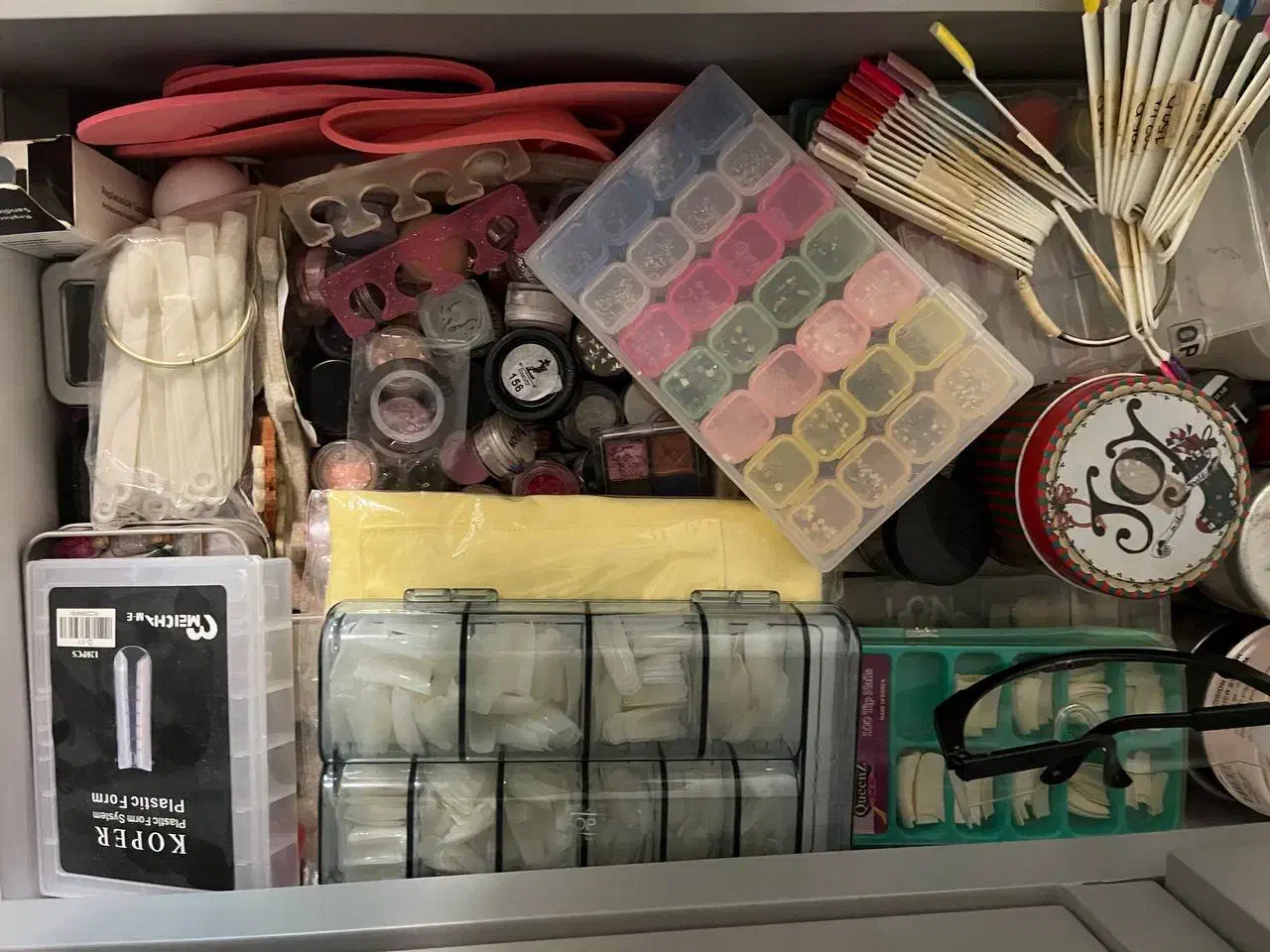 وسایل کامل ناخن در حد نو|آرایشگاه و سالنهای زیبایی|تهران, بوستان شیان|دیوار