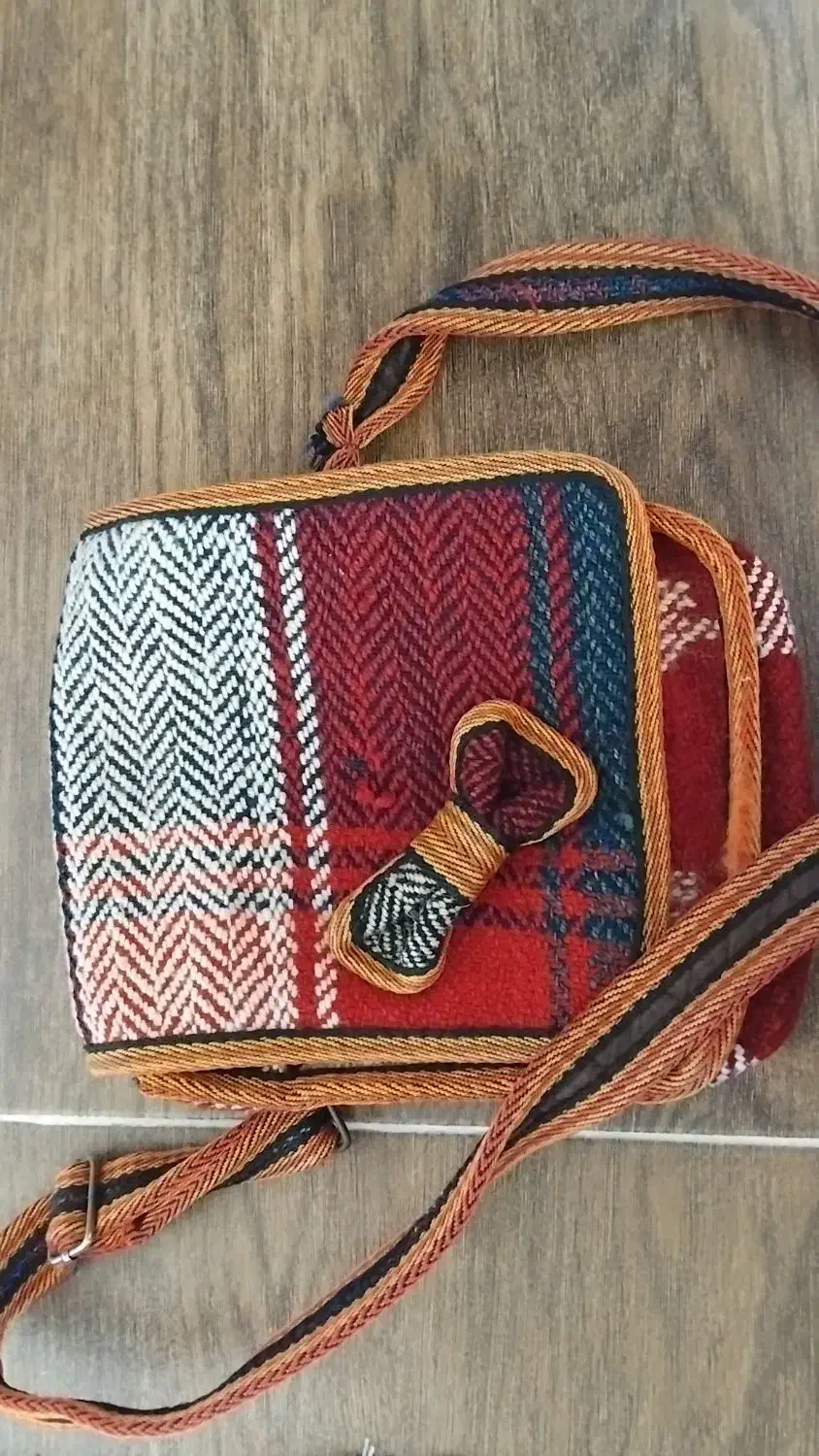 کیف سنتی|کیف، کفش، کمربند|رودبنه, |دیوار