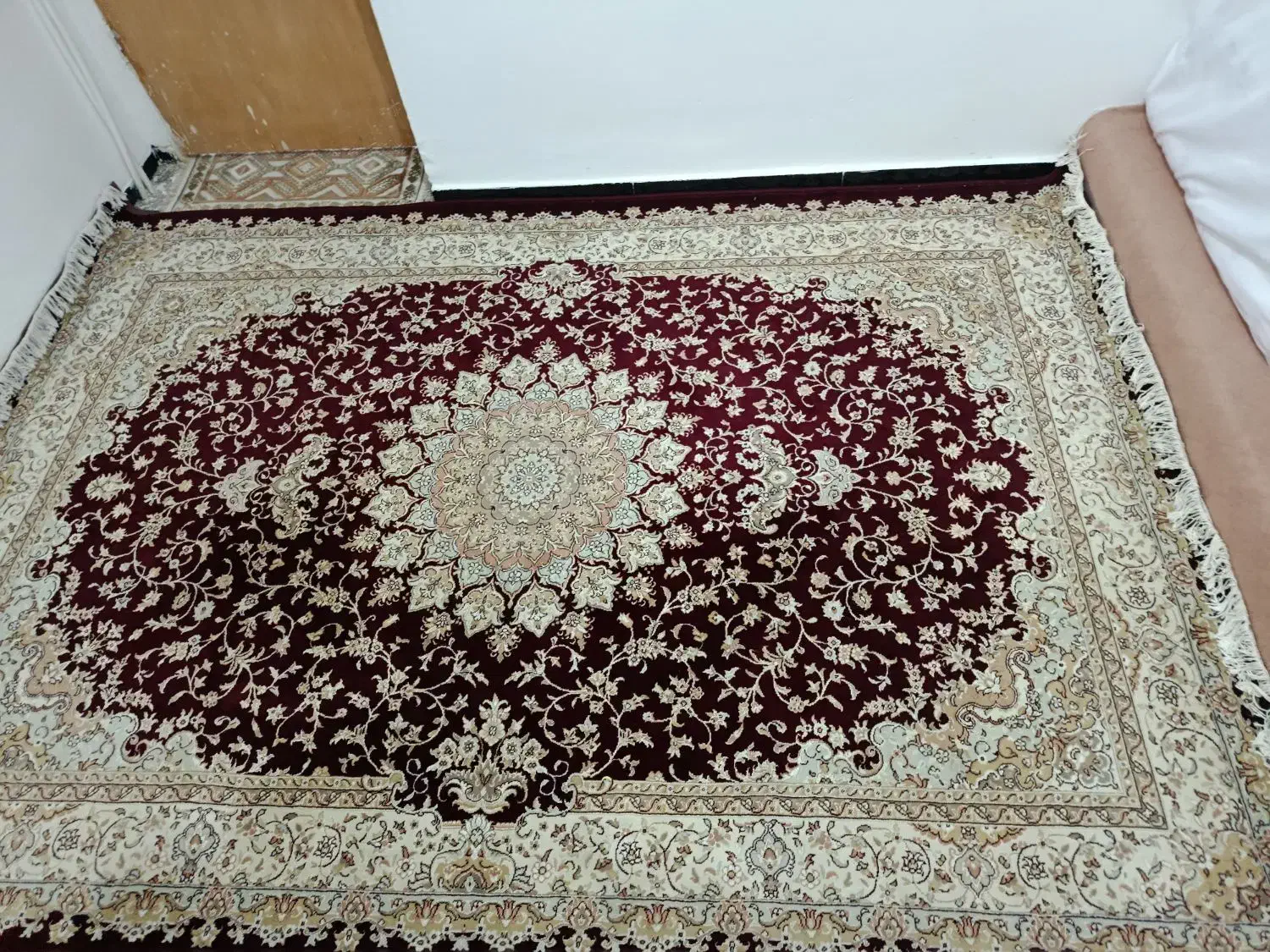 دو عدد فرش شیش متری در حد نو|فرش|نهاوند, |دیوار