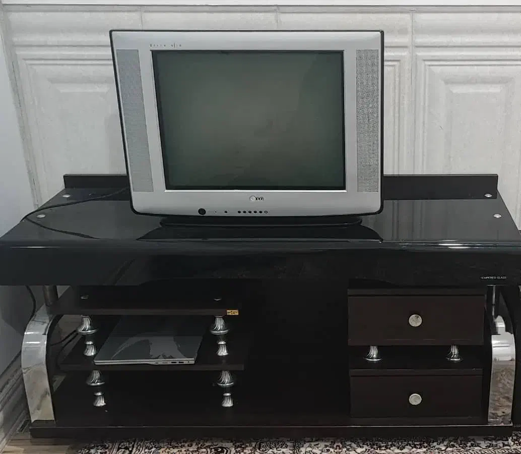 تلویزیون ال جی و میز تلویزیون|تلویزیون و پروژکتور|بندر ماهشهر, |دیوار