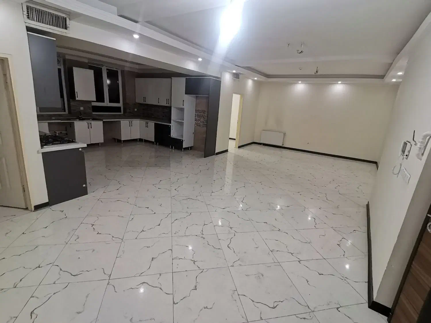 ۱۱۰ متری خوش نقشه / پارکینگ دار / تخلیه