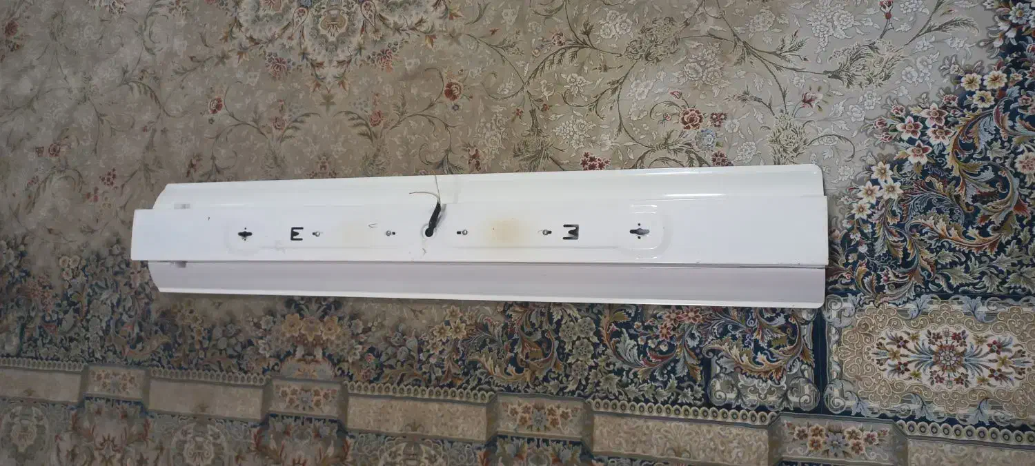 دوتا لامپ مهتابی|لامپ و چراغ|کرمانشاه, |دیوار