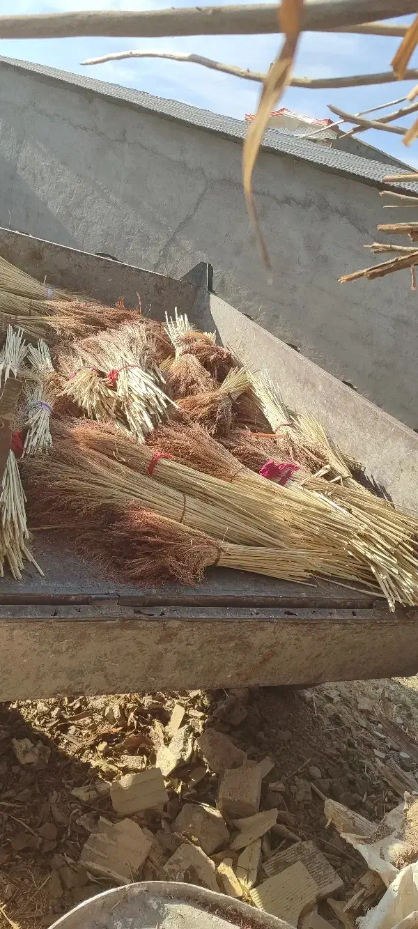 جارو|لوازم نظافت|زاغه, |دیوار