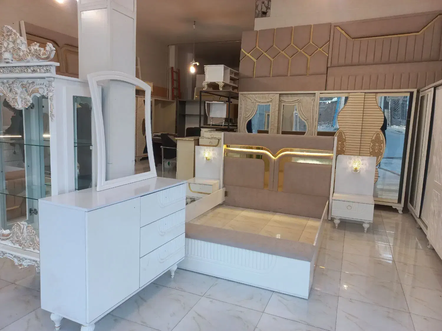 نیم ست صوفیا|تخت و سرویس خواب|خوی, |دیوار