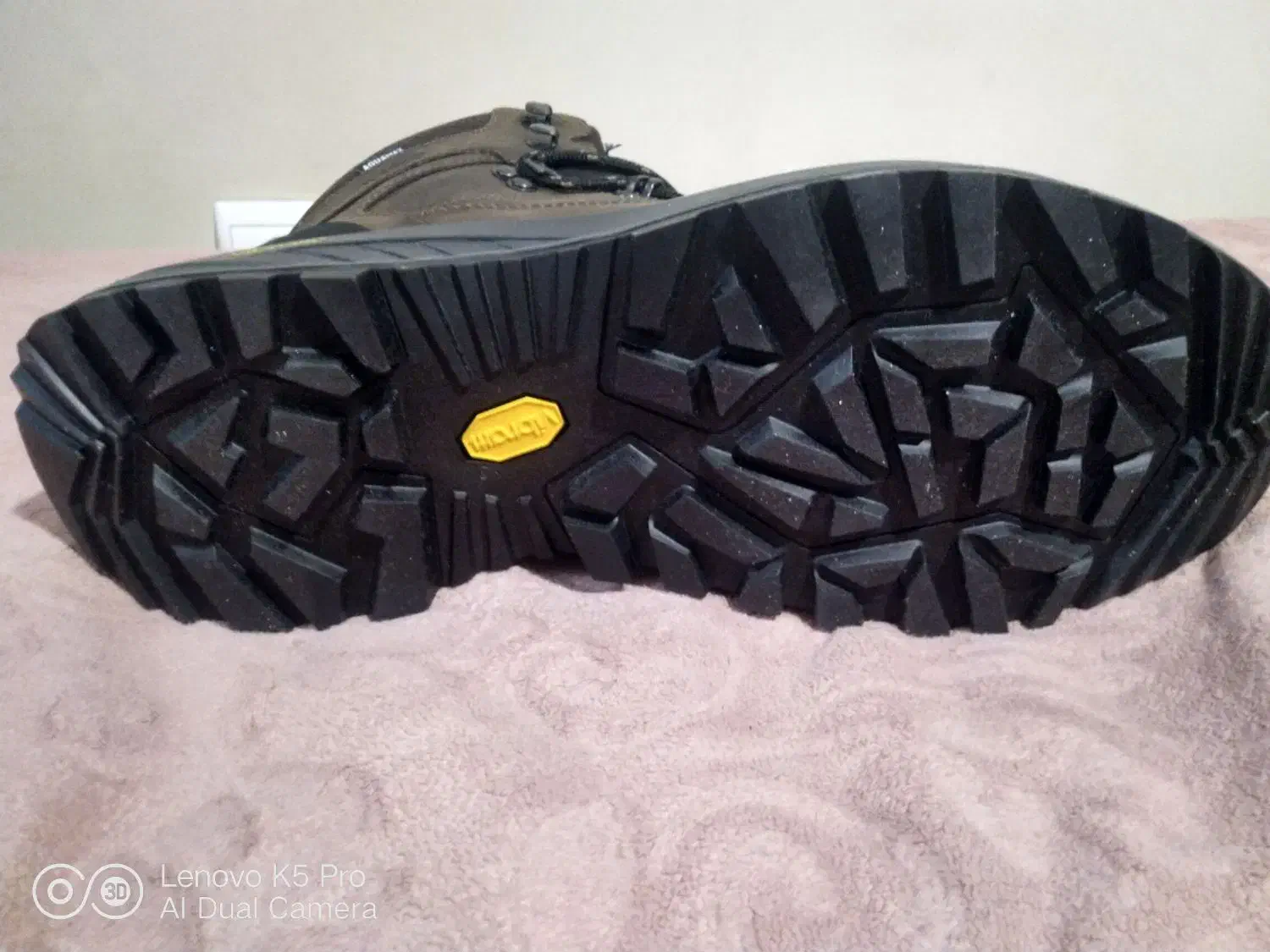 کفش کوه نوردی زیره ویبرام مکینلی|کیف، کفش، کمربند|تهران, ستارخان|دیوار