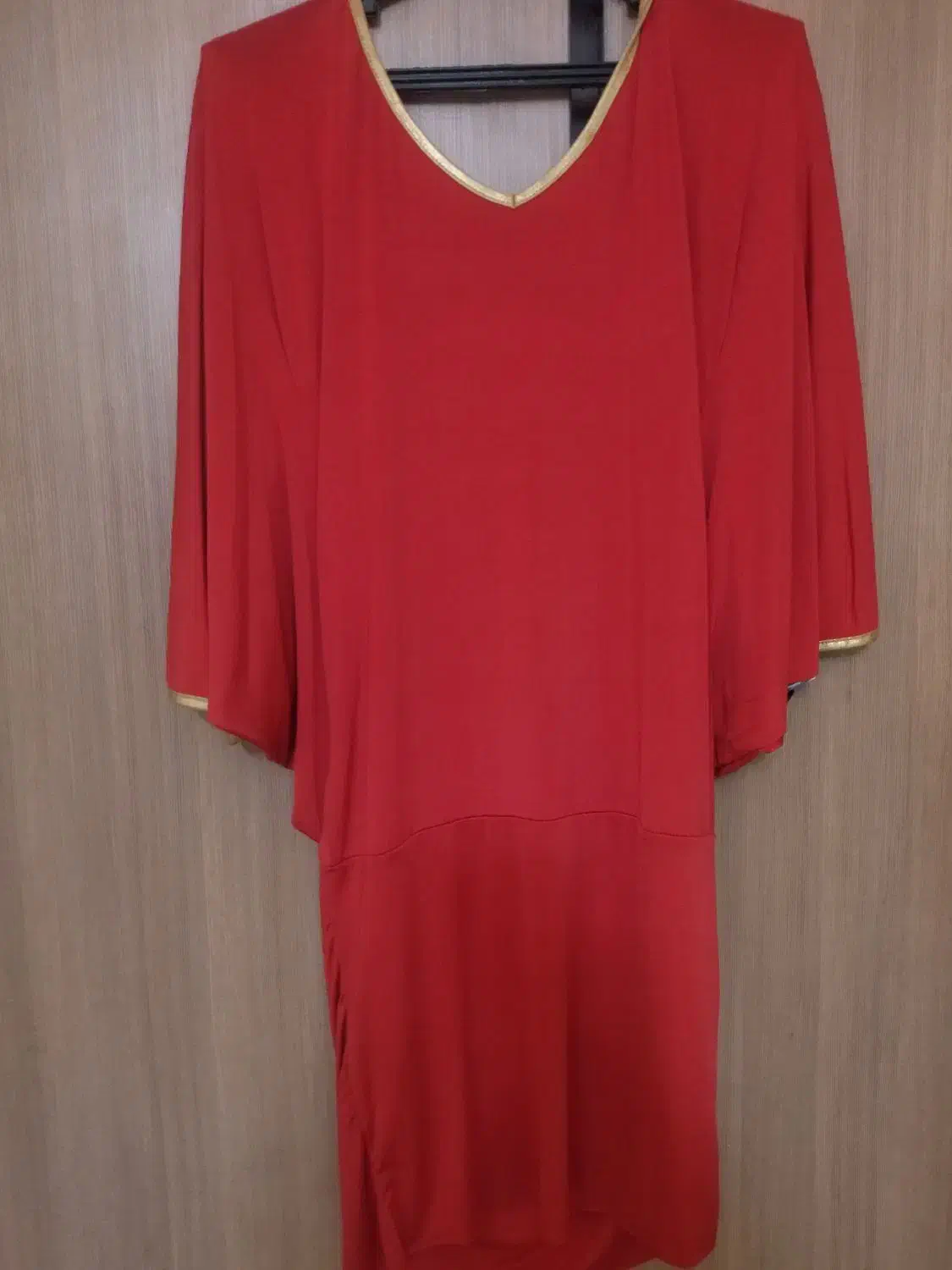 لباس یلدایی|لباس|مشهد, تربیت (صدف)|دیوار