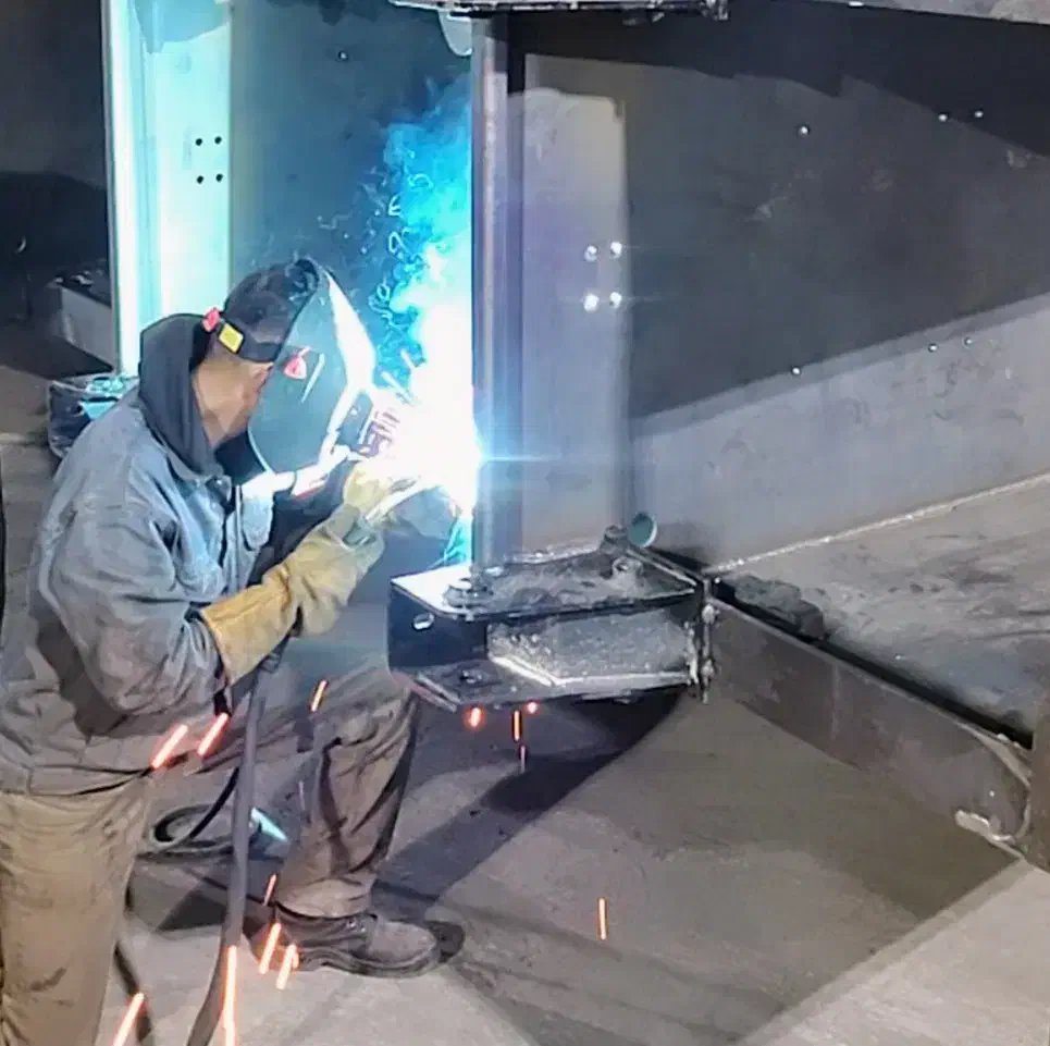 انجام کلیه خدمات جوشکاری و برشکاری.|خدمات پیشه و مهارت|ارومیه, |دیوار