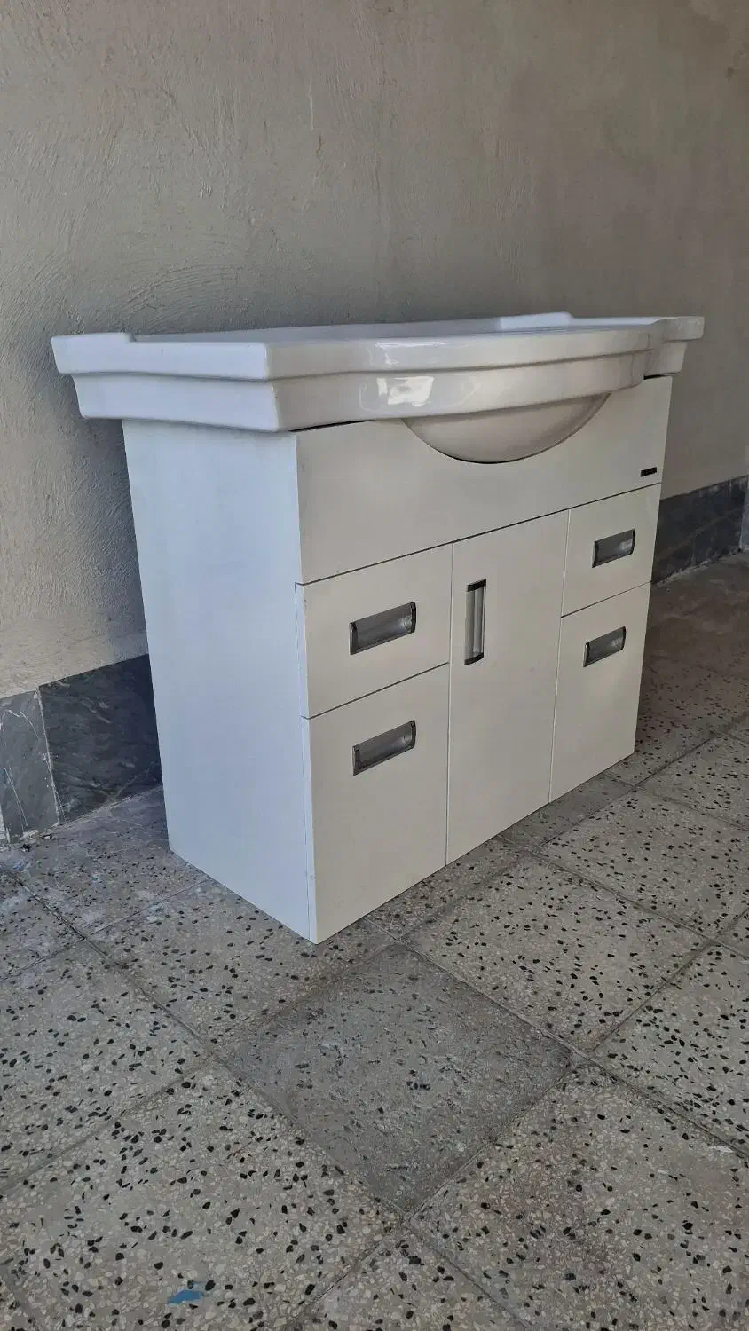 روشویی نو و آکبند|لوازم سرویس بهداشتی|ری, شهید غیوری (ابن باویه)|دیوار