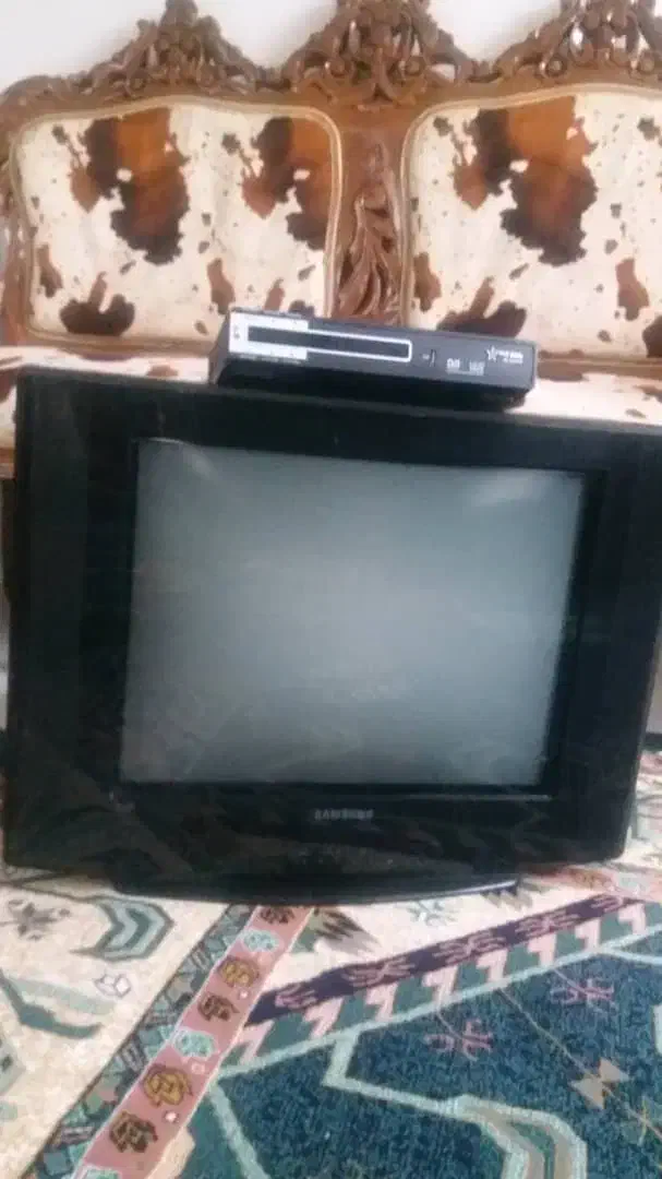 تلویزیون 21 انج مشکی رنگ|تلویزیون و پروژکتور|سنندج, |دیوار