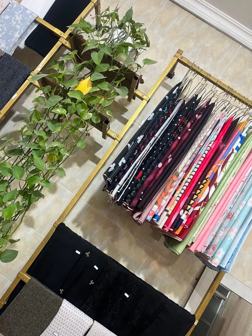 واگذاری گالری سارُاستایل|اجارهٔ مغازه و غرفه|ماهان, |دیوار