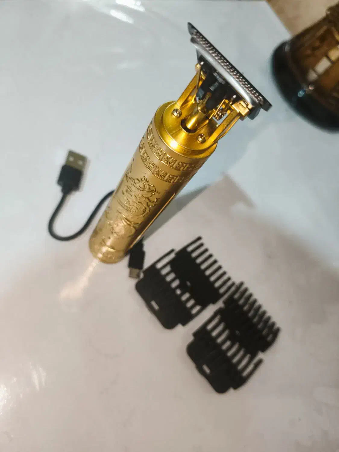 ریش تراش|آرایشگاه و سالن‌های زیبایی|سلماس, |دیوار