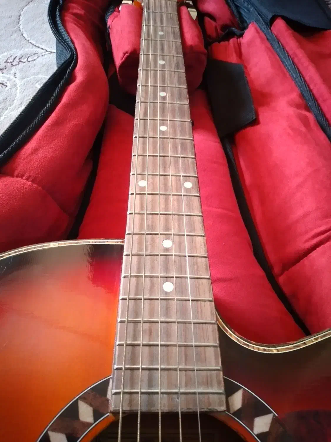 گیتارGhord|گیتار، بیس، امپلیفایر|فردیس, سرحد آباد|دیوار