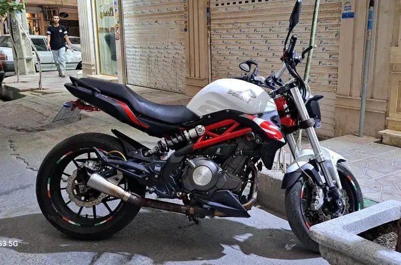 بنلی ۲۵۰ جفت|موتورسیکلت|ری, علایین|دیوار