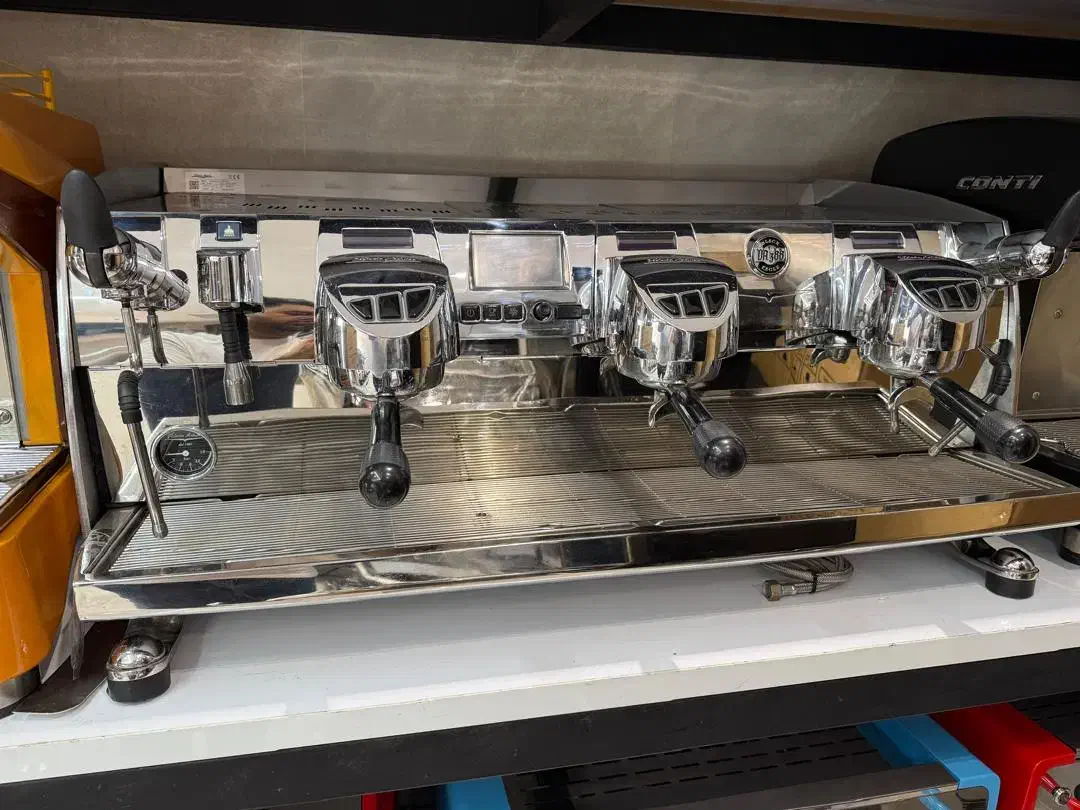 اسپرسوساز آستوریا هالیوود|کافیشاپ و رستوران|طبس, |دیوار